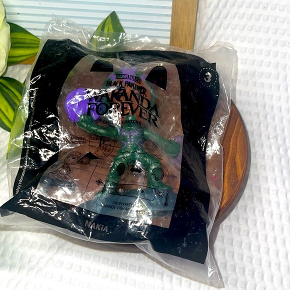 McDonald’s Wakanda Forever NAKIA Happy Meal Toy *NEW SEALED* - Picture 1 of 2